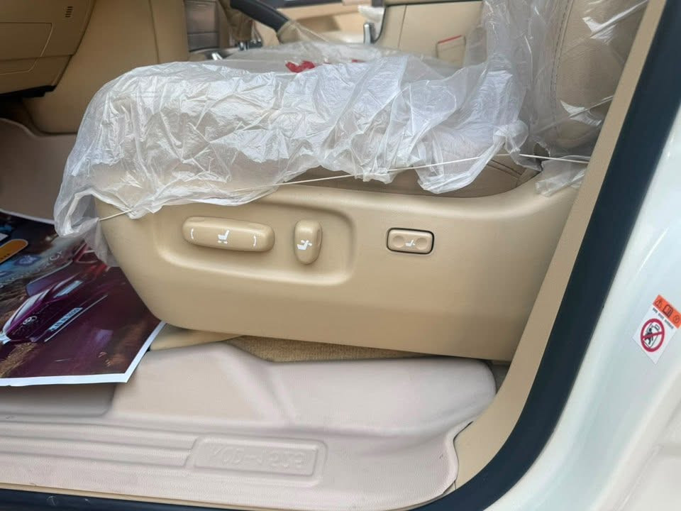 لاندكروزر ٢٠١٧ رقم اربيل وايت ايديشن محرك ٦ فول مواصفات كفالة عامة سيارة نظيفة جداً ماشية ١٣٠ رقم اربيل مكانها بغداد حي الجهاد سعرها ٤٤٧$ اخوان الي يعجبة السعر على راسي واللي ميعجبة السعر ليعلق تعليق سلبي ***********
