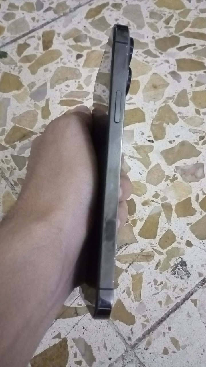 آيفون ١٣ برو ماكس • ٢٥٦ • مقفول ايكلود