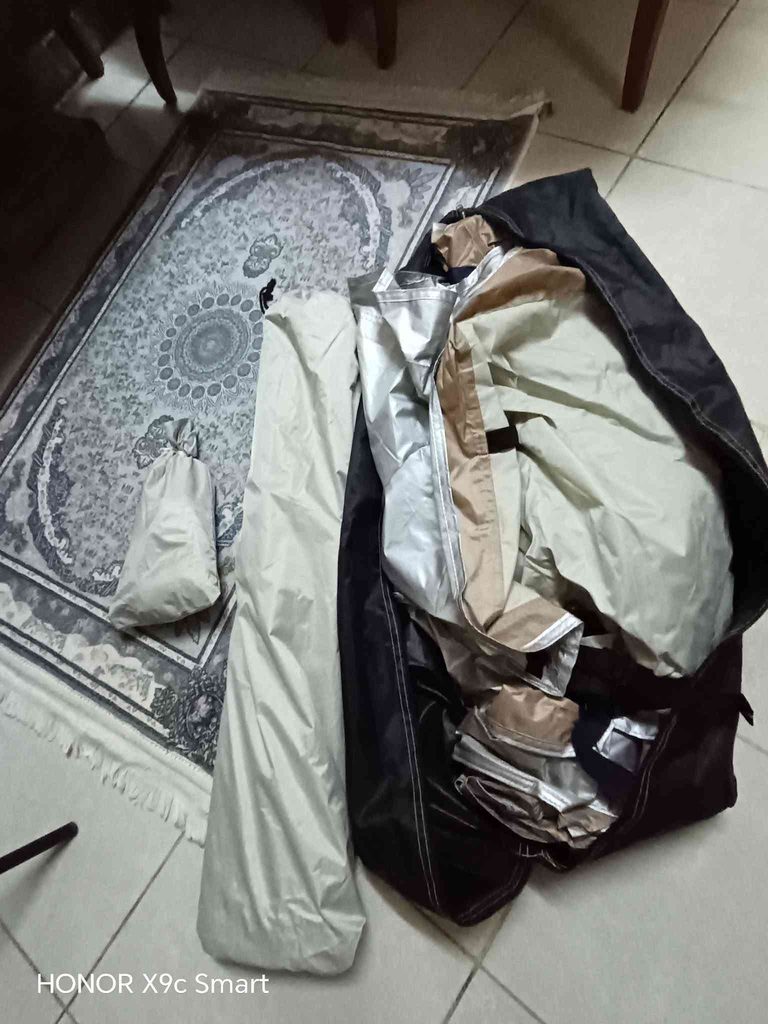 غراض تخيبم وسفر وتصفيه الي يفيدك علق ع الصورة يجيك السعر والي يريدهن شلع يتواصل وياية واتساب
*********** او *********** الخطين بيهن واتساب توصيل ماعندي اعتذر منكم اخوتي تعال اخذ الي يعجبك مكاني بغداد ظباط حي القاهرة

نص مكتوب في الصور:
- 9.5" 3.9" 16.5" 16.5" 13" PORTABLE DURABLE WASHABLE HEAT-RESISTANT
- Foldable Fire Pit
- This unique and innovative fire pit can offer the complete fireplace experience while providing unparalleled portability and quality.
- HONOR X9c Smart
- معرض المنتجات 28L Large Capacity Design 17.7 Inch 11..4Inch 6Inch Material 40D +Nylon +TPU Size 45*29*15CM /17.7*11.4.*6Inch Weight 0.16KG Capacity 28L Package content Bolsa de vacío y bomba (sin batería) COMPRESS SMARTER: VACUUM + WIRELESS PUMP EXPAND YOUR LUGGAGE CAPACITY WITHOUT EXPANDING STRESS