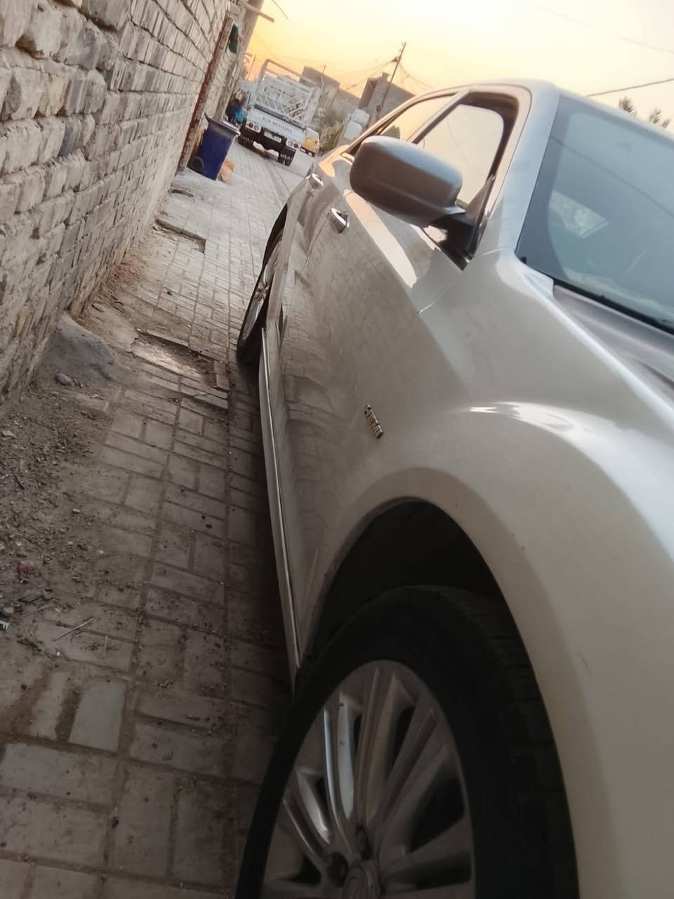 اوبامه موديل ١١ بني رامه
رقم بغداد بسمي
كير عصه محرك٣٦٠٠ كفاله
دواخل كله جديد
السعر ١٣٠ وبيها مجال حك الجيه
رقم الموبايل ***********

نص مكتوب في الصور:
- CHILL