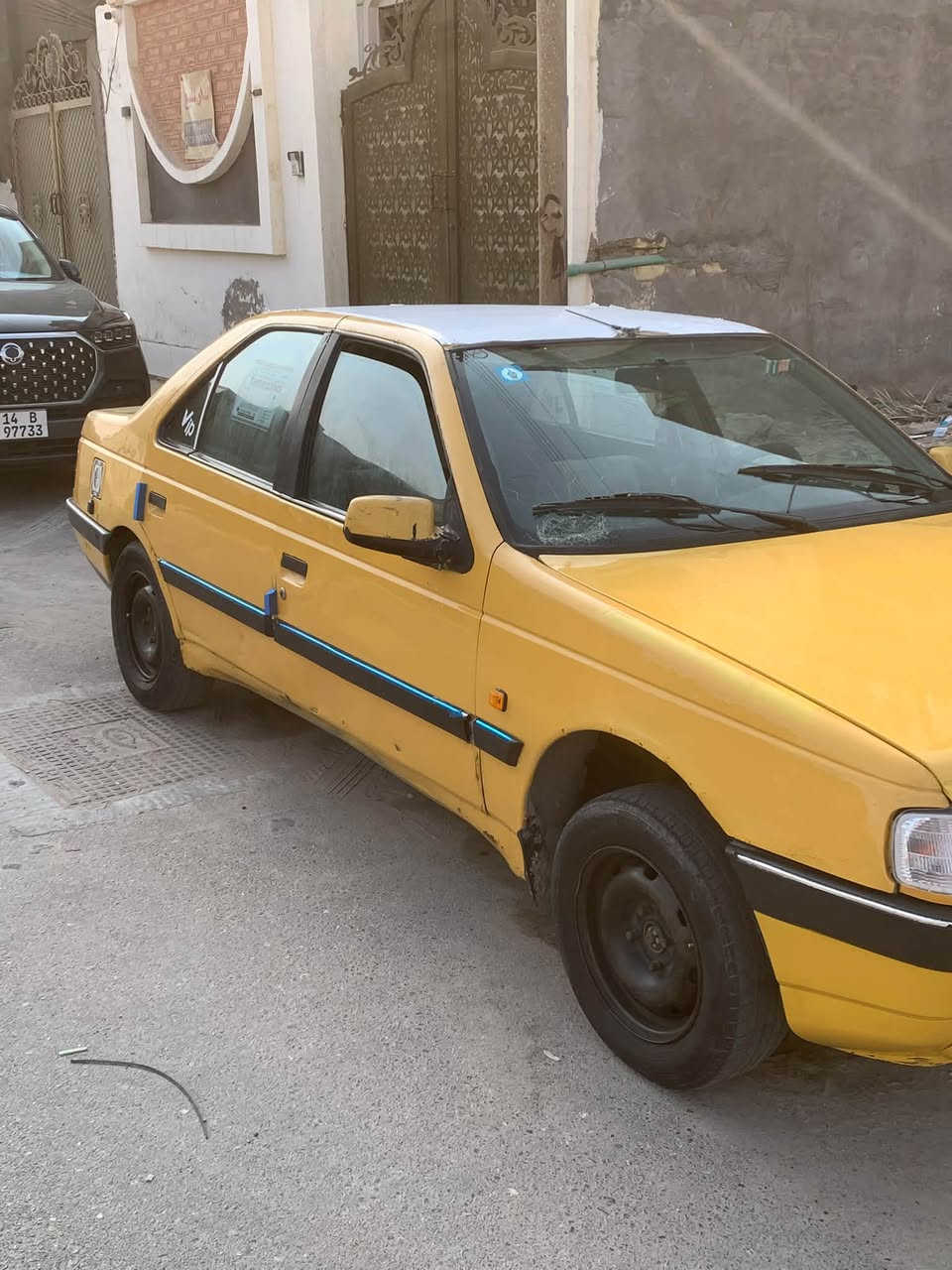 بيجو ٤٠٥ مديل ٢٠١٢ سياره جاهزه رقم بصره انكليزي بسمي عنواني بصره السعر ٣٠ وبيها مجال مبايل *********** متواجد على هاذ الرقم اتصال واتساب
