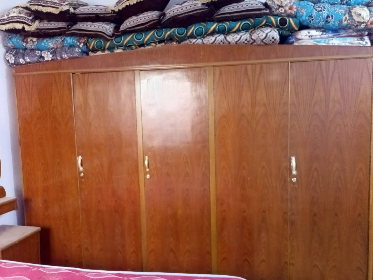 سلأم عليكم قرفه اللبيع تسكام عراقي معه دوشك جديد السعر 500وبيها مجال***********
