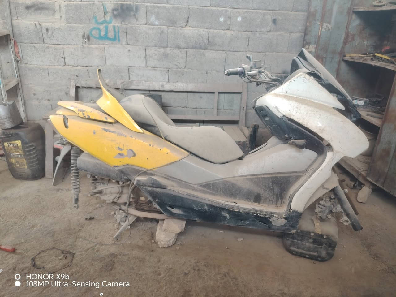 سلام عليكم فورسه 010 دراجه تشتغل وتمشي لا تبخير لا تنقيص مكينه مفتوحه بس مضبوطه خرسه بريكات كامله كهربايات شغاله نقصها تايرات تجي اشغلك الدراجه وتشوف بعينك سعرها 500 من الخير مكاني بغداد الفضيليه رقمي *********** ما متواجد عل فيس
