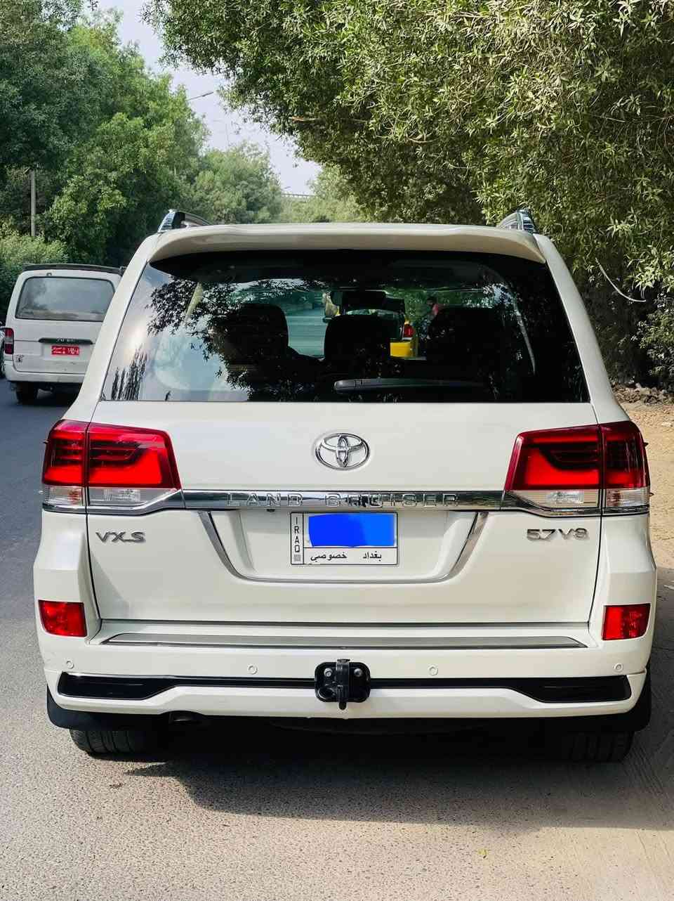 ادوات ادوات ادوات 
لاندكروز  2016 VXS اصل 

جنطه كهرباء/رادار امامي وخلفي/ويل 20 كروم/ستيرن ذاكره  
كشن السايق ذاكره/كشنات تدفئه تبريد/ثلاجة/نظام الصوت JBL
خمس كامرات 360 درجه/ثلاث شاشات اصليات وكاله 
اشارة متحركة/خمس بصمات/تشغيل عن بعد/لايت فول زنون 
وبعد بيها هوايه مواصفات  

الشراي فقط يتصل على الرقم 
***********
العنوان  بغداد
