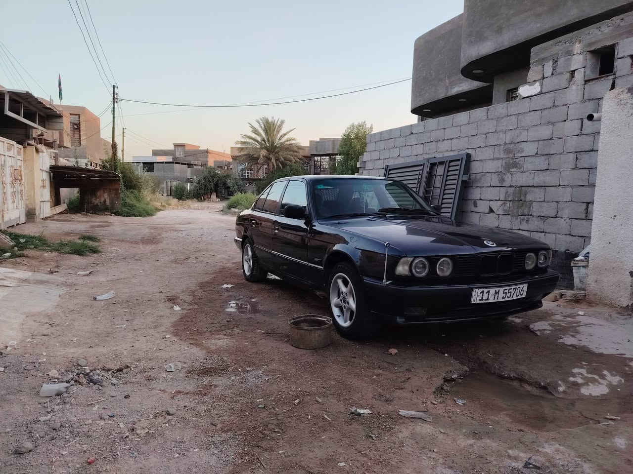 بي ام دبليو حجم 520 رقم بغداد انكليزي بسمي سنويه 2029 مكينه وكير جديد موديل 94 السعر 43 وبيها مجال الرقم *********** مكاني بابل محاويل
