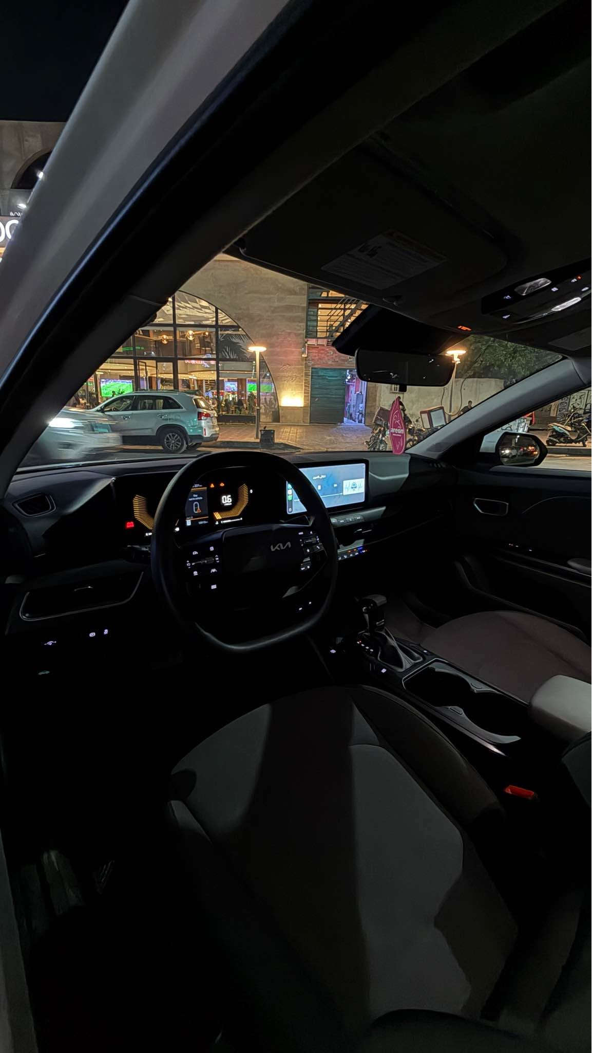 🚘🔥 Kia K4 2025 LXS  

موديل 2025، محرك 2.0L 4 سلندر دوش 
، كير أوتوماتيك، دفع أمامي FWD.

المواصفات:
• شاشة وسطية
• Apple CarPlay / Android Auto
• كاميرا خلفية
• تحكم بالمقود
• مثبت سرعة
• حساسات/أنظمة أمان
• أنظمة ESC وABS
• تشغيل بصمة
• تكييف
• ويل حجم 16
• داخلية مريحة ونظيفة
• مواصفات LXS
 • محرك دوش

📍 كربلاء - حي الحسين
💰 السعر: 14,000$
📞 *********** كربلاء, العراق
