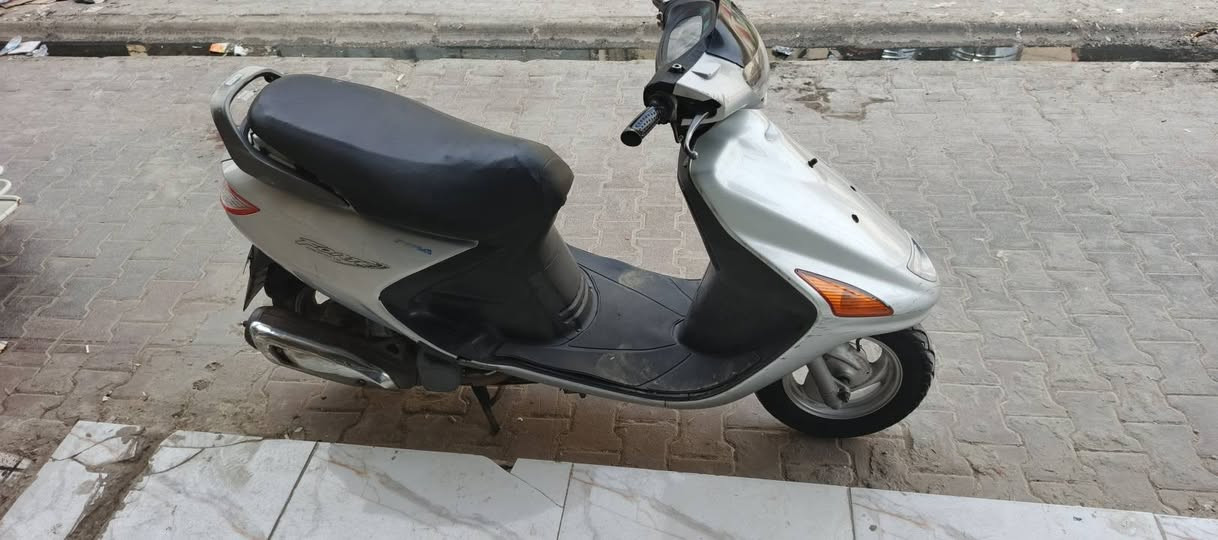 فراشة • جديدة • كهربايات شغالة