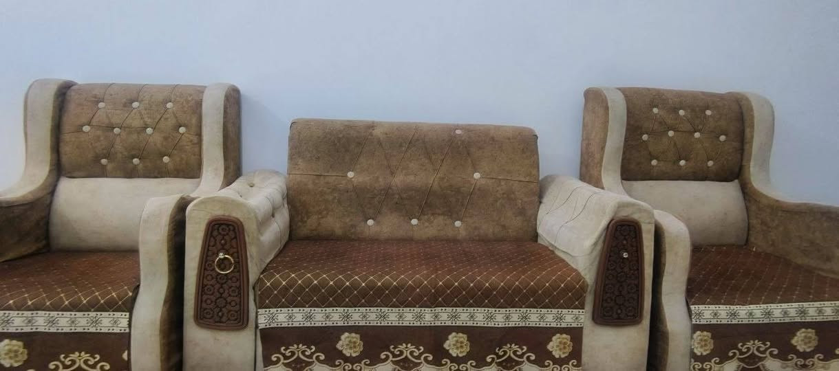 قنفات للبيع مثل ما موضح بالصور السعر  70. وبيهن مجال ***********
