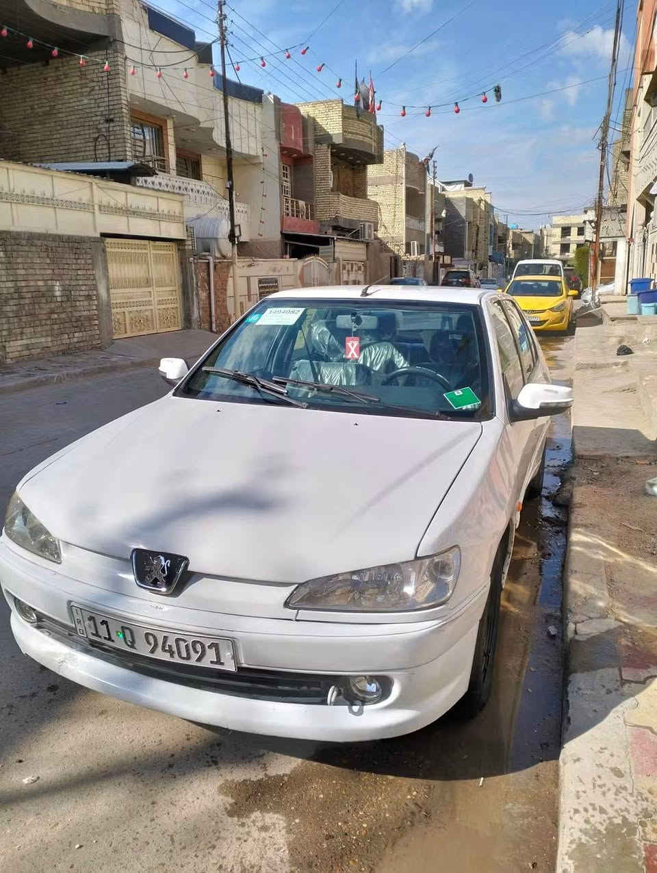 بيجو فرنسي ٣٠٦
رقم بغداد دولي
هزه جديده 
صبغ بنيد
 ونص الجاملغ
مع مكان بارد بسيط 
والباقي كفاله
تبريد ثلج
حداديه جديده
غرفه بالباكيت فول نضافه
مكينه وكير شرط كفاله
ما ناقصها شي
السعر ٤٢ وبيها مجال
بيع او مراوس 
مكاني كوت
***********

