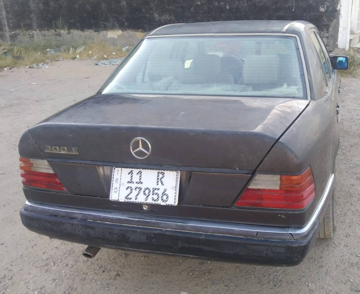 للبيع مارسدس موديل ١٩٩١ محور كير ومحرك VVT تبريد سنويه ورقم جديده بأسمي كهربائيات كلها شغاله نقص كشنات رادلهن ترتيب مكاني بغداد ناحيه الرشيد سعرها ٤٢ وبيها مجال ***********
