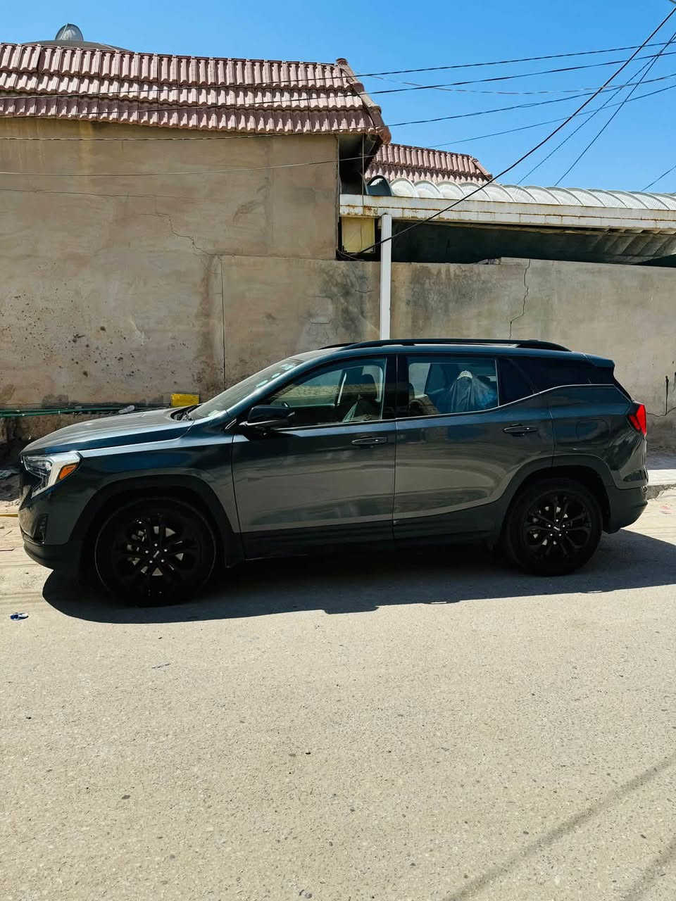 جمسي تيران GMC
موديل 2020 
محرك 2000 تيربو 
رقم اربيل الجديد 
مواصفات SLT فول 
سيارة نظيفة جدا مداريها 
بيها 3 قطع  صبغ وحده كلين من امريكا 
 بيها تخم تاير جديد 
العنوان كربلاء حي التحدي 
السعر / 18,500 دولار وبيها مجال بسيط تقديري للجيه
للتواصل 
***********
