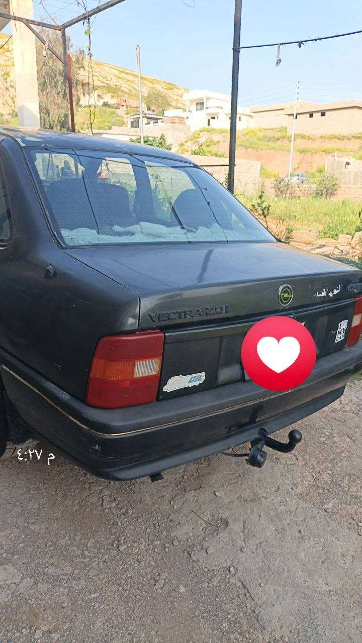 السلام عليكم للبيع اوبل فكترا محرك 2.0
موديل 1992 محدثة كامل 1995
Abs 
السيارة داخلها جديد بطاين مغلفات و سقف اسود جديد
باور جديد + أربع دسك 
قفل سنتر لوك مركزي شركة 
السيارة CD كرستال شرط 
تدفئة شرط جديدة 
جامات أربع يدوي جديد
السيارة باسمي كابون بنزين تريد وكالة أو تحويل عادي سنوية 2030 و هزة جديدة 
السيارة مابيها ضربة بس تحتاج صبغ جاردة و بيها شوية خياس
 بلدوسات قفلها 35  ما تدفع بيها 35 لا تخابر رقم 
***********
‏‪+9647827623564‬‏
