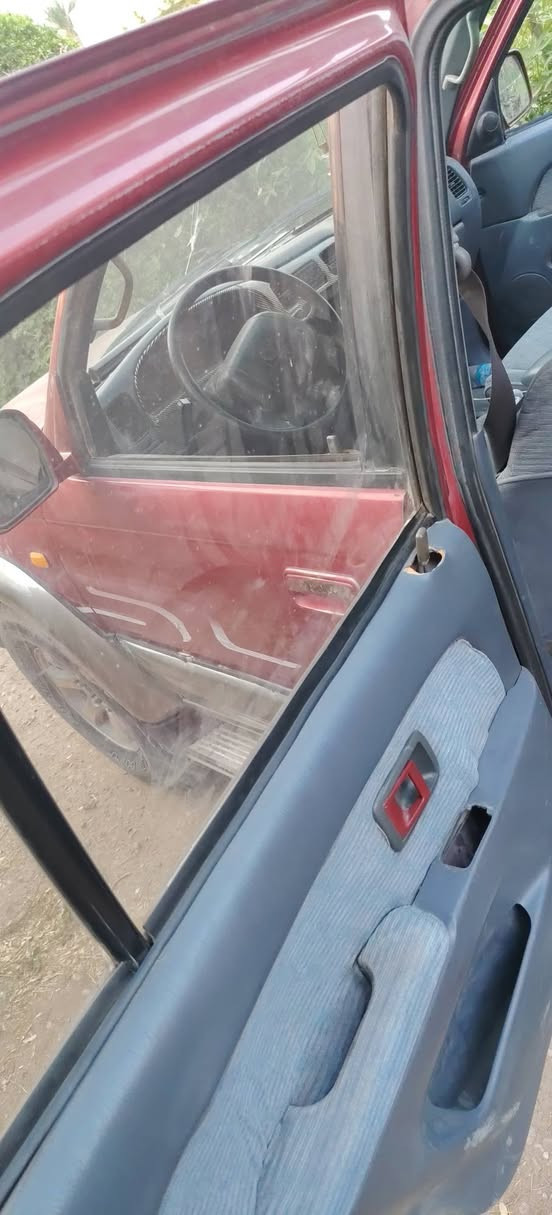 سورف ٩٦ بغداد ٤ سلندر كير اوتو مكفوله من الصبغ عدى الموضح بالصوره شبر فقط سياره بيها نقوصات بسيطه السعر ٥٨ وبيها مجال حك الجيه *********** واتساب
