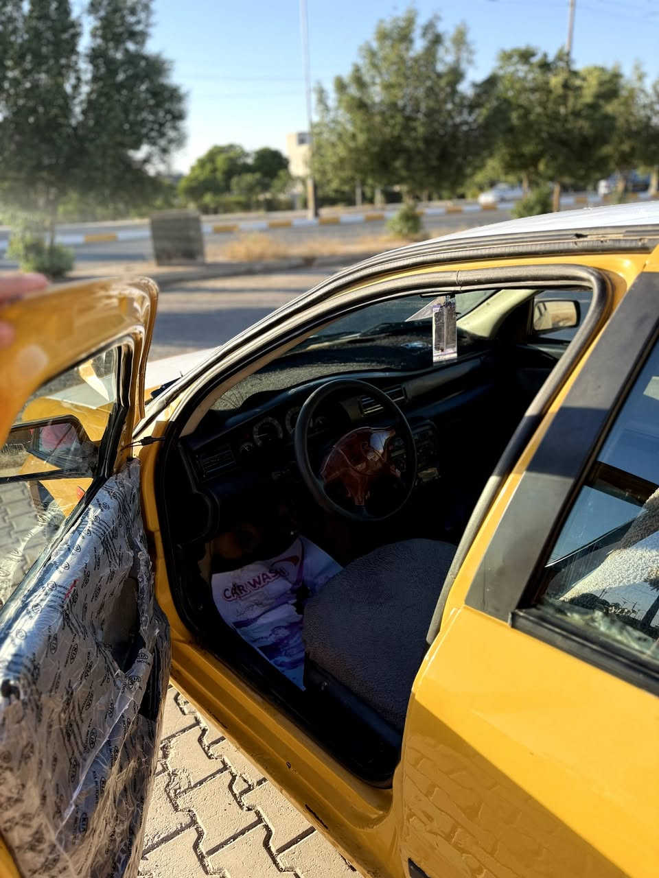 سمند ٢٠١٠
محرك فرنسي بلاد ٢٠٠٠
قطره خياس مابيهه
بيهه تبريد نقصه بس الغاز
رقم بغداد
سعر٢٥ بيهه مجال قليل
***********
