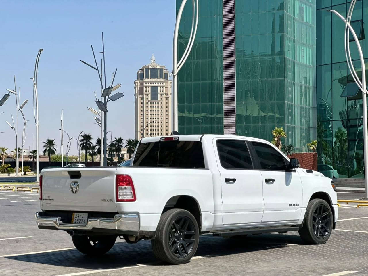 🔥 Dodge RAM 1500 موديل 2023 🔥
✅ محرك 3.6L V6 eTorque
✅ قير أوتوماتيك 8 سرعات
✅ دبل (4×4)
✅ بودي قصير – باب كبير (Crew Cab)
✅ بصمة تشغيل
✅ تشغيل عن بُعد
✅ شاشة لمس 8.4 إنش
✅ Apple CarPlay & Android Auto
✅ كاميرا خلفية
✅ مثبت سرعة
✅ حساسات خلفية
✅ جنوط ألمنيوم
✅ تحكم من المقود
✅ زجاج ومرايا كهربائية

حالة السيارة:
🔹 بدون إيرباكات
🔹 حافة بونيد
🔹 جاملغ
🔹 باب واحد صبغ

💰 السعر: 280 ورقة وبيه مجال وين من يعجبك افحص 
اتصال. ***********
واتساب. ***********
