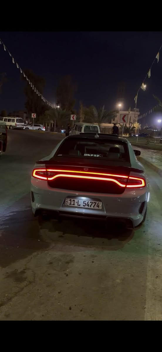 السلام عليكم 
جارجر سكات وايد بدي 2022 لون سموك 
ماشيه 18 الف فقط 
فول مواصفات ما عدا الرادار الامامي 
داخل احمر كشنات كهرباء+تدفئه تبريد امامي خلفي نقاط عمياء سياره مكفوله من كلشي ما عدا الحادث مكينه كير اكسل كهربائياتها عليها بوابات وتفريغ ولف حماوه اويل كاج كان سياره ناصبه وحلوه للمراوس او بيع 338 وبيها مجال شي بسيط او الافضل مراوس بشي اقل بهواي مكاني بغداد الدوره رقمي *********** الي يشوفها هواي يذكرنه بكلمه حلوه❤️
