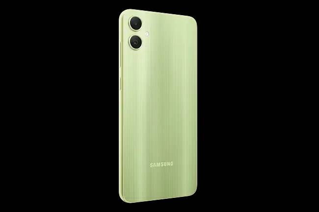 للبيع سامسونج Galaxy A05 بحالة نظيفة كلش! 📱✨
​السعة: 64 غيغابايت / الرام 4.
​الحالة: الجهاز نظيف ومحافظة عليه، استخدام شخصي وخفيف، شغال بطارية وأداء بدون أي تعليق، وشرط النظافة نهائياً ما مفتوح ولا رايح للتصليح.
​الملحقات: الكارتون وكيبل الشحن الأصلي مالته موجودات ويا.
​السعر: 100 ألف وبيه مجال بسيط.
​مكان الجهاز: بغداد