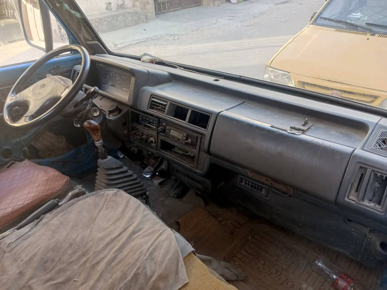 السلام عليكم 
كيه حمل 1995 سيار نضيفه محرك وكير مكفولات حداديه جديده قماره وربع سبعه 
جنكال السياره بغداد الدوره ابو دشير  للاستفسار *********** عارضيها ب 37
الواتساب ***********
