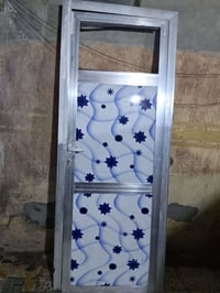 باب المنيوم • طول ٢م • عرض ٧٥