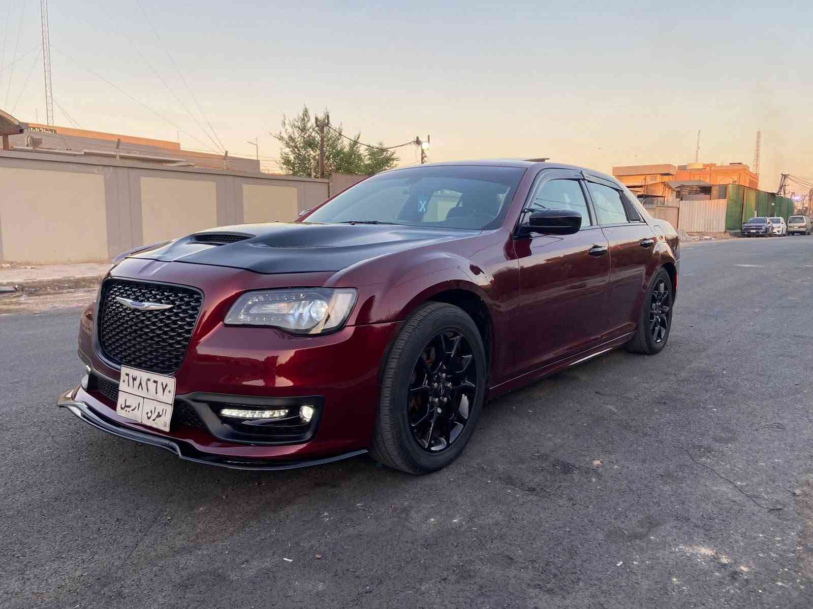 للبيع كرايسلر C300 موديل 19 أصل  السياره فول مواصفات رقم اربيل بانوراما محدث Sب الكامل حته الغرفة البنيد مالتها محدث والقديم موجود الاصلي 
بدون قطرة دواخل  السيارة نظيفة جدا ماشيه 114 mil
بنوراما 
مري قلاب 
سماعات الباين
كشنات تدفئة وتبريد 
كشنات الامامية كهرباء
تشغيل عن بعد 
ستيرن كهرباء
ويل ٢٠
رقم اربيل عليها أدامة كاملة  تخم تايرات صدر جديد كير محرك صدر تبريد كفالة برغي ممفتوح بيها السيارة حادثه موضح ب الصور السونار موجود السيارة بيها 3قطع صبغ حادثها   وجتي بيها قطعتين كلير من امريكا فقط رش بدون دواخل ابد باب السائق والجاملغ السيارة بيها ايرباك فقط البردة 
مكانها بغداد/الشعب /*********** 
السعر 178 وبيها مجال
