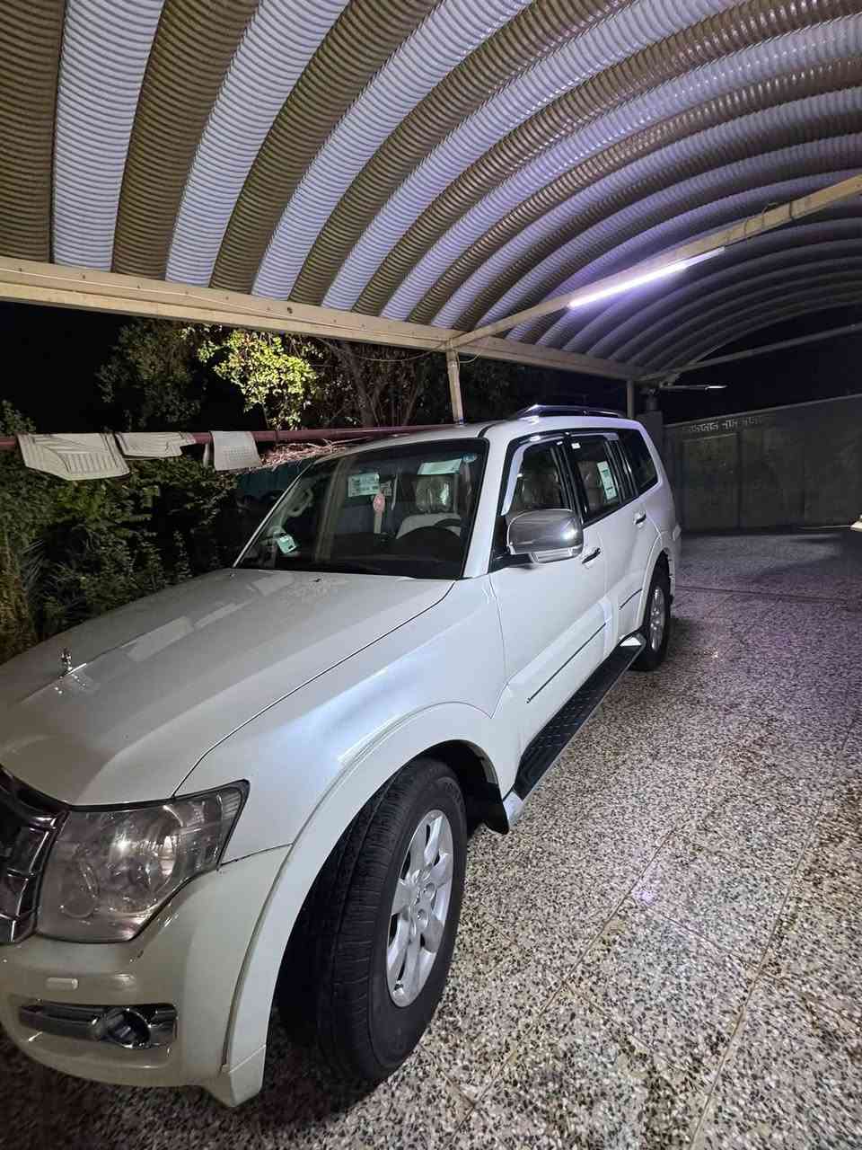 للبيع باجيرو 2018 حبتور
السيارة نظيفة جداً فقط بيهة طخة وعلى اثرهة مبدل الدعامية الامامية ولجاملغ الي جهت السايق بارد فقط غير هذا كلشي ما بيهة السيارة 
مواصفات:
ستة سلندر 3500cc
شاشة تبريد ٣ قطع 
سبعة راكب 
حساسات خلفية 
كشنات مخمل 
ماشية 104264km قابلة للزيادة 
السيارة بأسمي تحويل ثاني يوم 
اي غرامات ما عليهة رقم جديد سنوية جديدة
ادامة السيارة والتبديل الي عليهة:
صدر جديد
دبلات جديدة 
تصفير فلنجات 
تبريد ثلج 
فلاتر عامة كلهة مبدلة
دهن كيلو واحد ما يتأخر عليه 
دهن الكير مبدلة ب80 الف كيلو 
دهن بريك مبدل 
لايت زنون عالي 8000w
السكن منضومة لد 
الناصي 4500w
كلوب ما بيهة نقص 
عندي سونار الهة كامل 
كير ومحرك كفالة من كلشي برغي ما مفتوح بيهم 
تخم تاير نص عمر 
منظومة التبريد الراديتر ادامة الهة كاملة ومي راديتر اصلي 
السيارة نقصة فقط محول مازدة امامي جهة السايق 
رقم السيارة اربيل بأسمي اني احولك ثاني يوم 
مكان السيارة بغداد حي اور 
رقم الهاتف ***********
رجاءاً مو شراي لا تتصل 
اسف على الاطالة وشكراً

السعر 🟩 190 وبيهة مجال
