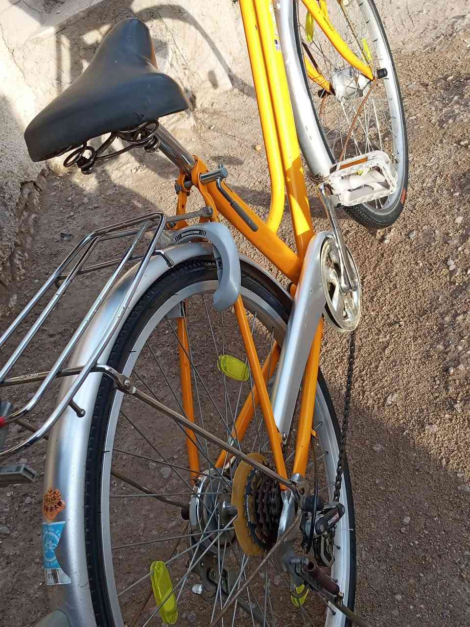 سلام عليكم شباب بايسكل بناتي حاويه شرط 
 حجم 26 
بايسكل كامل مكمل من كلشي. بلادي معنه الكلمه  
 تايرات جوابه كير مالته البلادي 
مكاني بغداد بياع 
رقمك اتواصل *********** 
اخوان سعر اتصل وتدلل خادم لشراي
