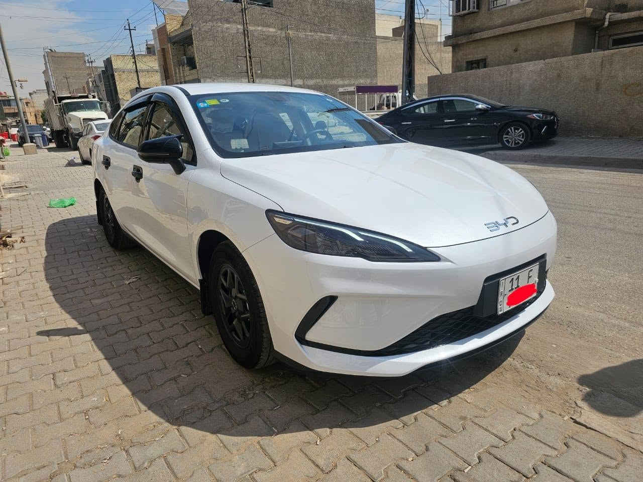 بي واي دي سيل 5 موديل 2025
Plug-in Hybrid – هايبرد قابل للشحن
ماشية 8000 كم فقط
كفالة عامة
السنوية باسمي ومثبتة لوحات
ثلاثة أنظمة تشغيل:
هايبرد + بنزين
شحن ذاتي
شحن خارجي
مدى إجمالي يصل إلى 2,200 كم
سعة خزان الوقود 65 لتر
محرك 1.5 لتر هجين
المواصفات:
مقاعد جلد أبيض
شاشة وسطية كبيرة
كاميرا خلفية دوارة
عدادات رقمية
بصمة + كارت
هاند بريك كهربائي + Auto Hold
إضاءة LED ولايت أوتو
إضاءة نهارية LED
تبريد قطعتين
10 إيرباك
ويل كب قياس 16
ستيرن جلد بخياطة
مع السيارة الشاحن الأصلي + الكارت + فوم معالجة الإطار + سستم سوادات
ملاحظة: بيها رصعه صغيره كلش، 
المكان: بغداد – الدوره
للتواصل: ***********

