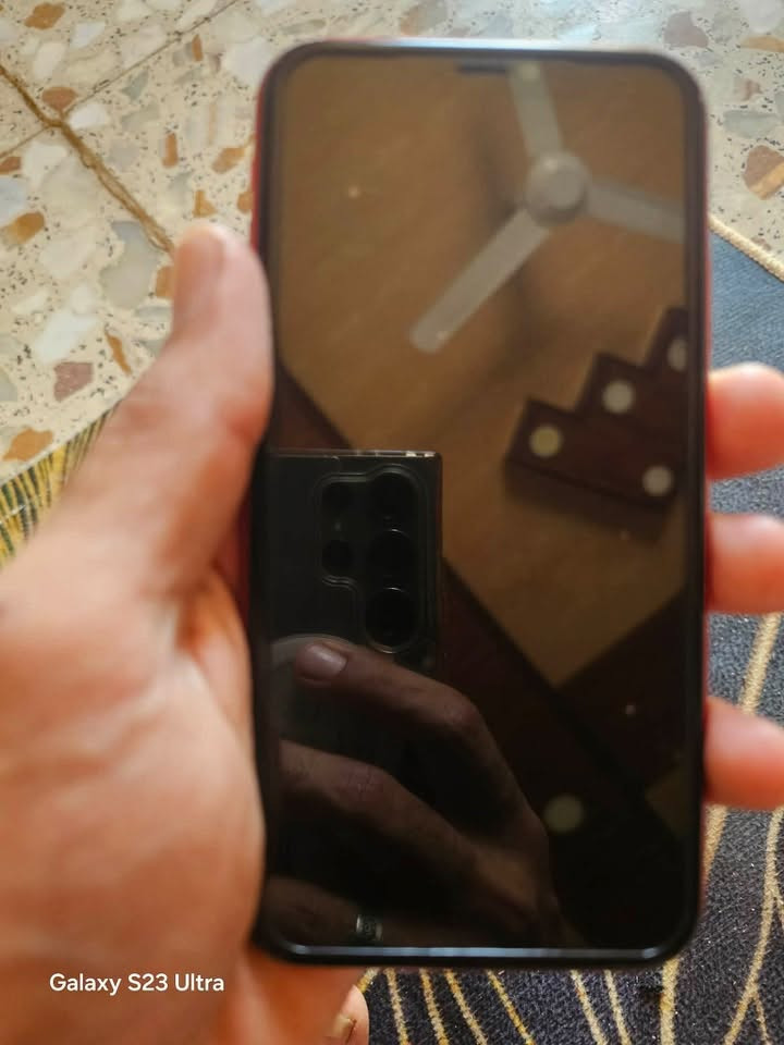سلام عليكم آيفون ١١عادي للبيع أو مراوس مبدل شاشه بطاريه أصليات جهاز استعمال شخصي يخبل استفسار علق واني أدخلك أو واتساب ***********

