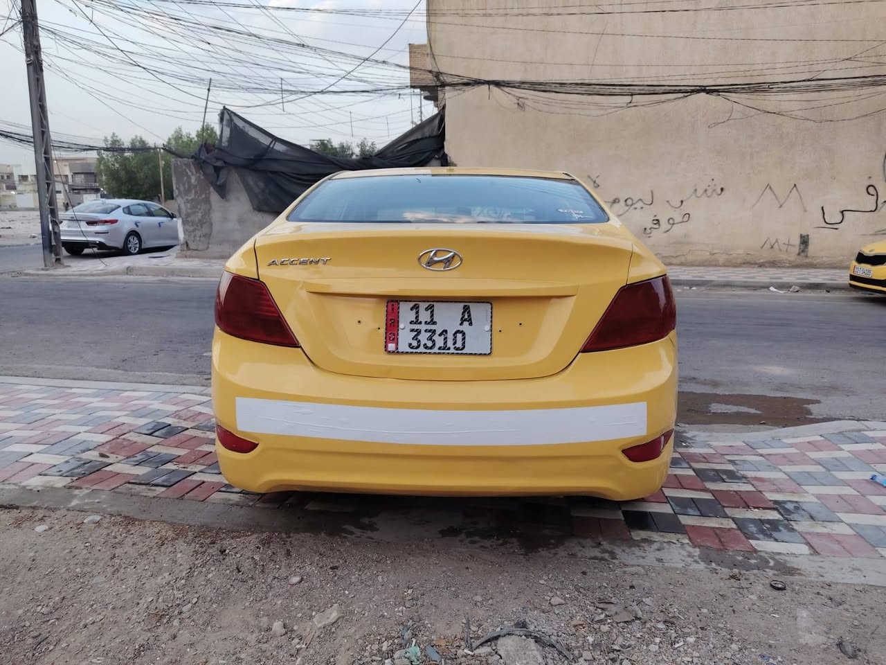 السلام عليكم اكسنت موديل 2013 رقم بغداد إنكليزي مشروع وطني ابي مرور تداور مصفره هيه وغرامات وارد خليجي مكينه 1600 دوش قطرتين مكينه  وكير وحداديه تخم تاير مكفولات تبريد ثلج وي السويج بيها جاملغ خلفي فقط السياره جاهزه من كلشي شاشه تحكمات استيرن مري شفط سستم سماعات السياره كل نقص ما بيها السعر 73 وبيها مجال بسيط  رقم الهاتف *********** أثير 
*********** آسيا  مكاني كربلاء إخوان ما متواجد عل نت
