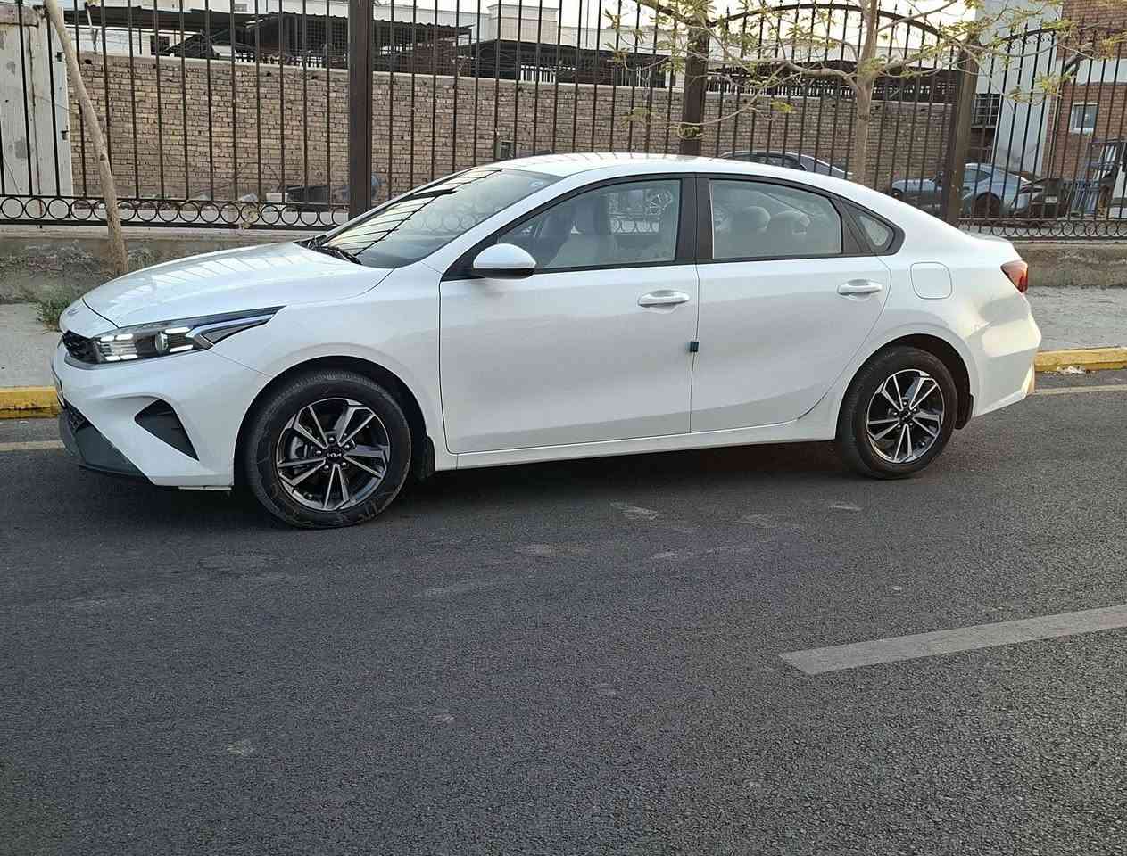 سيراتو خليجي ٢٠٢٤
محرك ٢٠٠٠ دوش
السياره نص مواصفات
شاشه ابل كار بلي اصل مال شركه
كاميرا دواره اصل
بلوجكتر بالدعاميه اصل
تخم ويل كب فياس ١٦
سبير منازل
مدوشمه عام
السياره ماشيه ٩ الف وبسمي
***********
