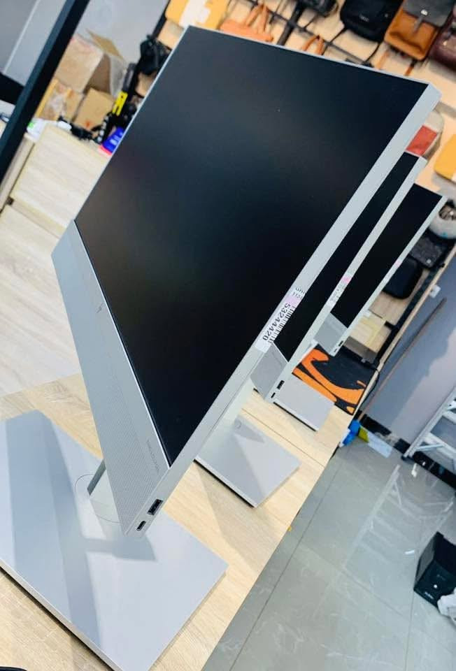 شاشة لمس • أول إن ون • i5 الجيل العاشر