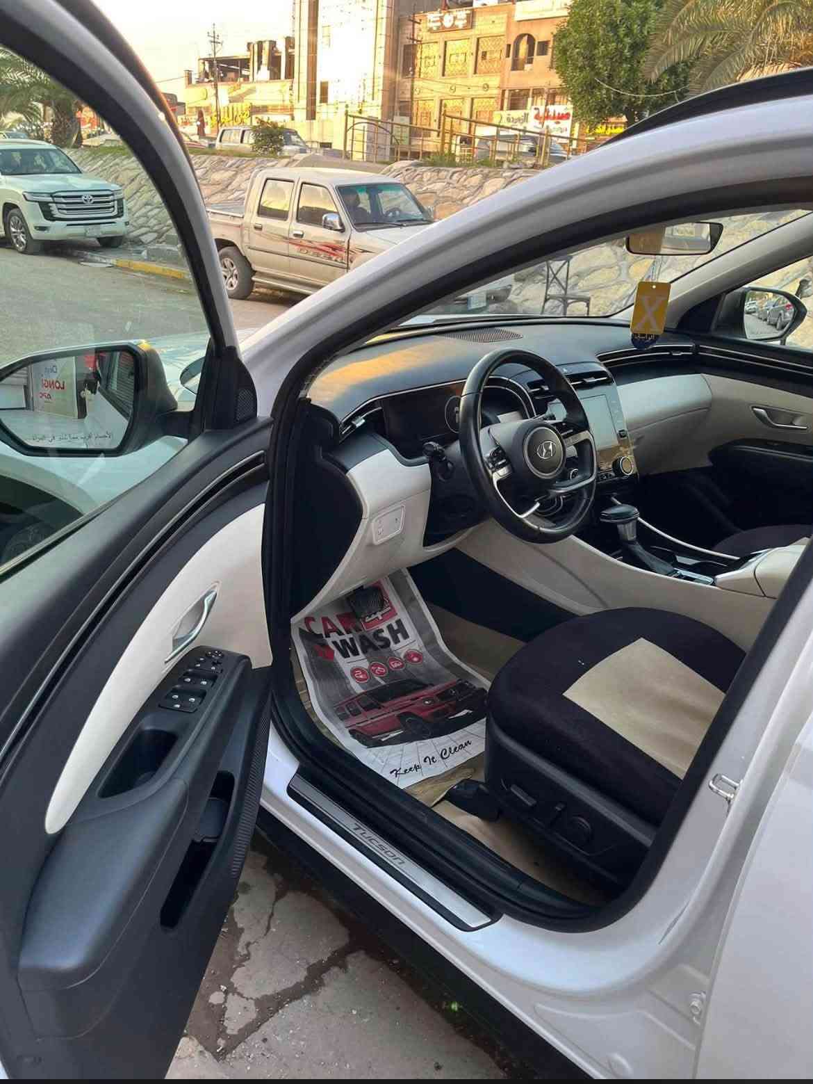 السلام عليكم 
للبيع توسان موديل 2024 
خليجي كفاله عامه 
نص فول 
ماشيه 50 و قابل للزياده 

السعر 185 
مكاني بغداد اليرموك 
***********
***********

