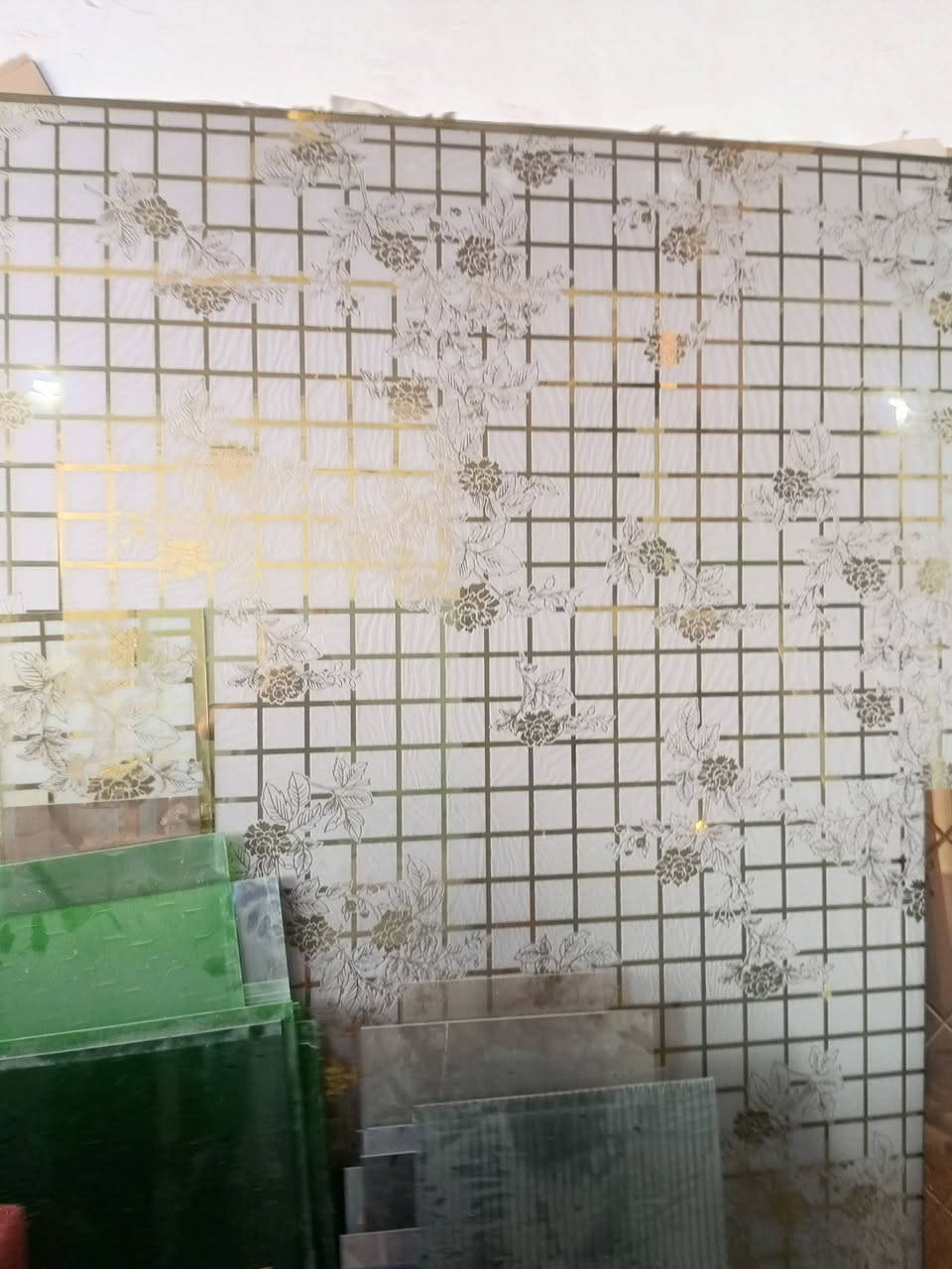 الشمري لبيع وتركيب انواع الزجاج وصبغ الدور السكنيه وعمل الواجهات الخارجيه من ماده الفوم وعمل السقوف الثانويه والجبس بورد والبوردكس الخارجي   ***********
