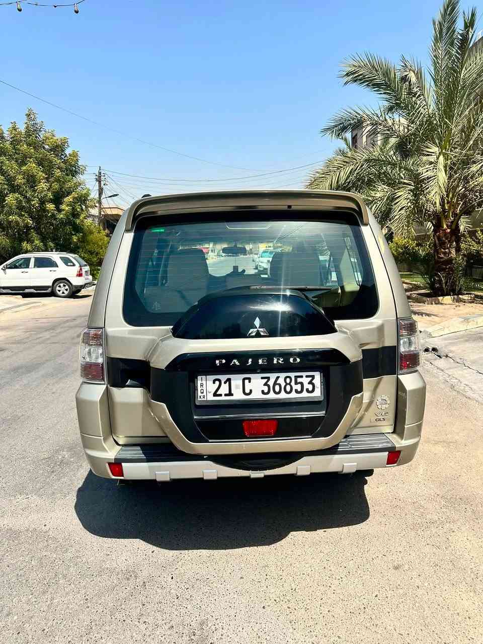 سلام عليكم
باجيرو 2018 لون ذهبي رقم سليمانية مكانه بغداد 

مكفولة بدون صبغ او ضرر او تعديل بيها شبر بالدعامية الامامية فقط

ماشية 150 الف كيلو متر 

خليجي وارد كويتي

مكينة 3500 المرغوب

نظيفة جداً وما ناقصها مصرف سيارة مال بيت

مواصفات 

فتحة سقف 
سبعة راكب 
دفع رباعي 
سنتر لوك 
تحكم ستيرن
جامات كهرباء
كشاف ضباب امامي 
كشاف ضباب خلفي 
مثبت سرعة
مانع انزلاق 
تخم تاير ياباني
بطارية جديدة 
مكينة بلادية مكفولة 

سعر 190وبيه مجال بسيط

رقم تلفون 

***********
