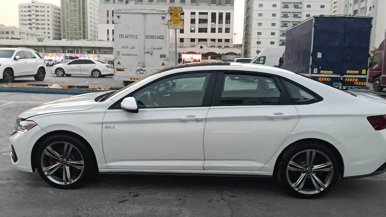 سلام عليكم 

للبيع قسط موديل ٢٠٢٥

فول مواصفات معروفه GLI 

حاليا بدبي تترقم شمالي اي محافظه 

مكاني بغداد حي الجهاد 

***********
