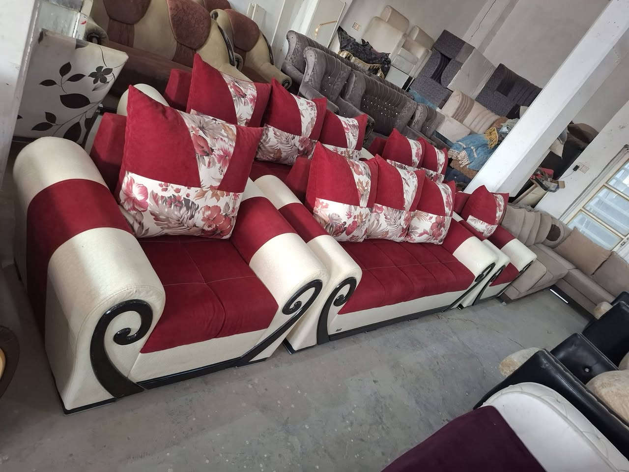 السلام عليكم
تم وصول حاوية تخم وغراض منزلية
 
جديدة و مستعملة بأسعار مناسبة جدا♥️

العنوان الحمزه الغربي ع لشارع لعام شارع لباشيه جنك طالع لسيطره بالقرب من مجمع بركات العباس للمفروشات مقابيل تيل14 مجمع ضرغام  ويوجد توصيل
***********
