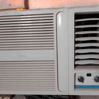 للبيع • وضع الشركة • تواصل