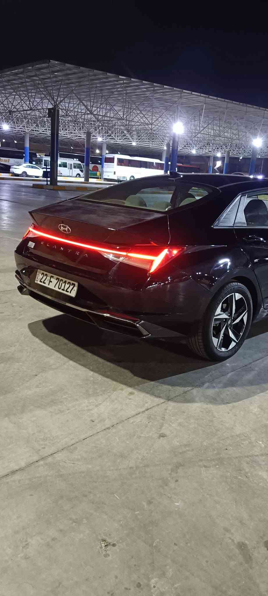السلام عليكم انترا موديل 2021 وارد امريكي حادثهه خشم البنيد وجاملخ امامي فقط مكينه كير حداديه شرط  رقم اربيل اداورلك ثاني يوم***********
