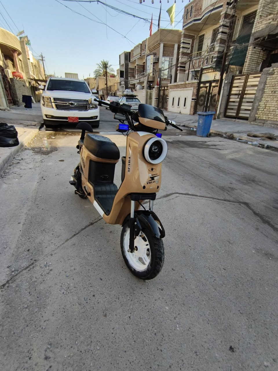 السلام عليكم دراجة شحن للبيع R92062 بطاريات الاكبار جديدات ما صالي شهر جايبها العنوان بغداد الجديدة للتواصل *********** السعر 500وبيها مجال حك الجية
