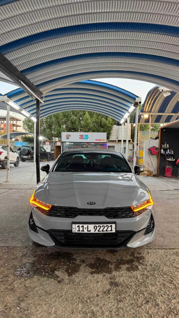 Kia K5 GT-Line
2021
لون سمنتي دواخل احمر
محرك 1.6 Turbo
ماشيه 50.000
رقم بغداد سيارة باسمي تحويل مباشر
حادثها مثل ما موضح بالصور خفيف وسطحي 
 جاملغ امامي أيمن وطرف الباب
السيارة بدون دواخل بدون ايرباك 
كير ومحرك مكفول
السعر 167 وبيها مجال 
الاتصال على الرقم : *********** ديوانية, القادسية
