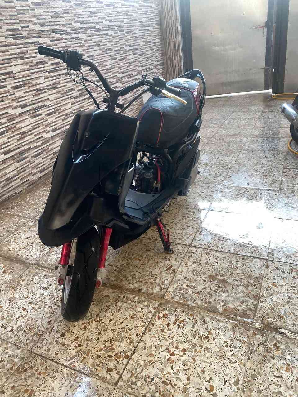 ماكس • بوشته ٤٩ • تايرات جدد