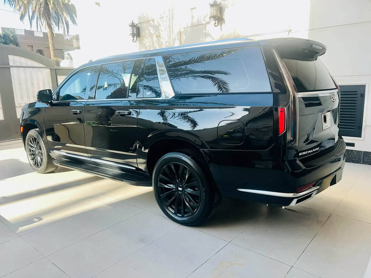 سلام عليكم 
كديلاك موديل2022 بدي طويل suv  بعدها زيرو ماشية 2500 مايل سيارة زيروووو  وارد أمريكي مع رقم مميز ( بغداد) للاستفسار عن السياره مكاني الوزيريه الاتصال ***********
