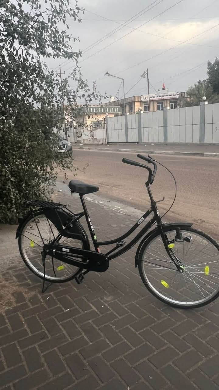 بايسكل سياحي حجم 26 موديل 2021 البايسكل متروس ختوم بي تلث زلغات زغار كلش ومتيهات يعني نحسب حساب كفالة ما طاب المصلح البايسكل ينزل هوة لان جان مخزن فوك بل بيت يعني حتى ما ماشي بي تجي ويا تيوب للتاير الورة شركة كلوف كلشي ويا بريك كدام جاملغات كاملة مكفول من الزنجار والجراد هذه رقمي متواجد فقط واتساب *********** السعر 110 قفلة 100 كلش انتو اهل 70و 80 لا تراسلون
