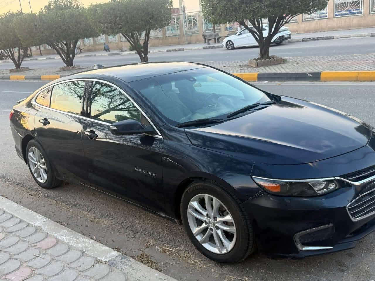 سلام عليكم 
‏ماليبو 2018 ‏ حادث هاذه تربقه السنور رقم بغداد انكليزي باسمي    جديدة  مكينة جديدة تبريد منظومة كاملة جديدة كل ___ جديد ‏سيارة 78ورقه وبيها مجال عنوان  كربلاء مستشفى الحسيني الاستفسار￼ انتصل ***********

نص مكتوب في الصور:
- *********** كربلاء - الملصق - مدينة المعارض - مقابل معرض 36 BODY CAR بدي كار لفحص السيارات تقرير الفحص النهائي : الماركة : شيفروليه النوع : ماليبو سنة الصنع : 2018 رقم العجلة : 38355/ف/بغداد خصوصي رقم الهيكل : 1G1ZD5ST3JF121483 تاريخ الفحص : 2026-04-07 وقت الفحص : 04:44 pm ملاحظة : تخلي مسؤوليتنا بعد انتهاء الفحص وتسليم التقرير الى الزبون. ملاحظة : يرجى قراءة الملاحظات في الصفحة الأولى. B O D Y C A R K A R B A L A *********** الجانب الايسر يوجد سمكرة وخدوش ورصعات في المكان المحدد - يوجد تلف في اجزاء المركبة الجانب الايمن يوجد تبديل وخدوش ورصعات في المكان المحدد - تم فتح جزء من براغي الباب الخلفي سابقا - يوجد ضررر خلف مصد الطين الامامي - يوجد ضرر بسوط خلف الباب الخلفي الجزء العلوي لم يتم الفحص لوجود اللواصق المصد الخلفي يوجد تبديل في المكان المحدد - لم يتم فحص المصد - يوجد ضرر خلف المصد - يوجد ضرر خلف الباب لابت الايسر المصد الامامي يوجد تبديل في المكان المحدد - لم يتم فحص المصد - يوجد ضرر خلف المصد - يوجد ضرر وصبغ ومعجون في اللفد الايمن - يوجد ضرر في البدنة - يوجد ضرر في رأس الشاصي الايمن تقرير الفحص النهائي للعجلة المرقمة 38355/ف/بغداد - خصوصي بتاريخ 2026-04-07 في الساعة 04:44 pm