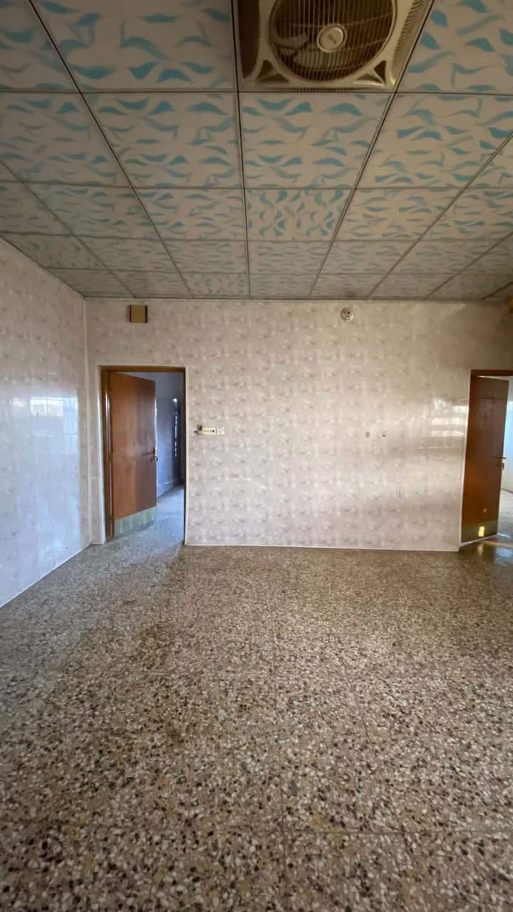 بيت طابقين • ٤ غرف نوم • حي الزبيدات