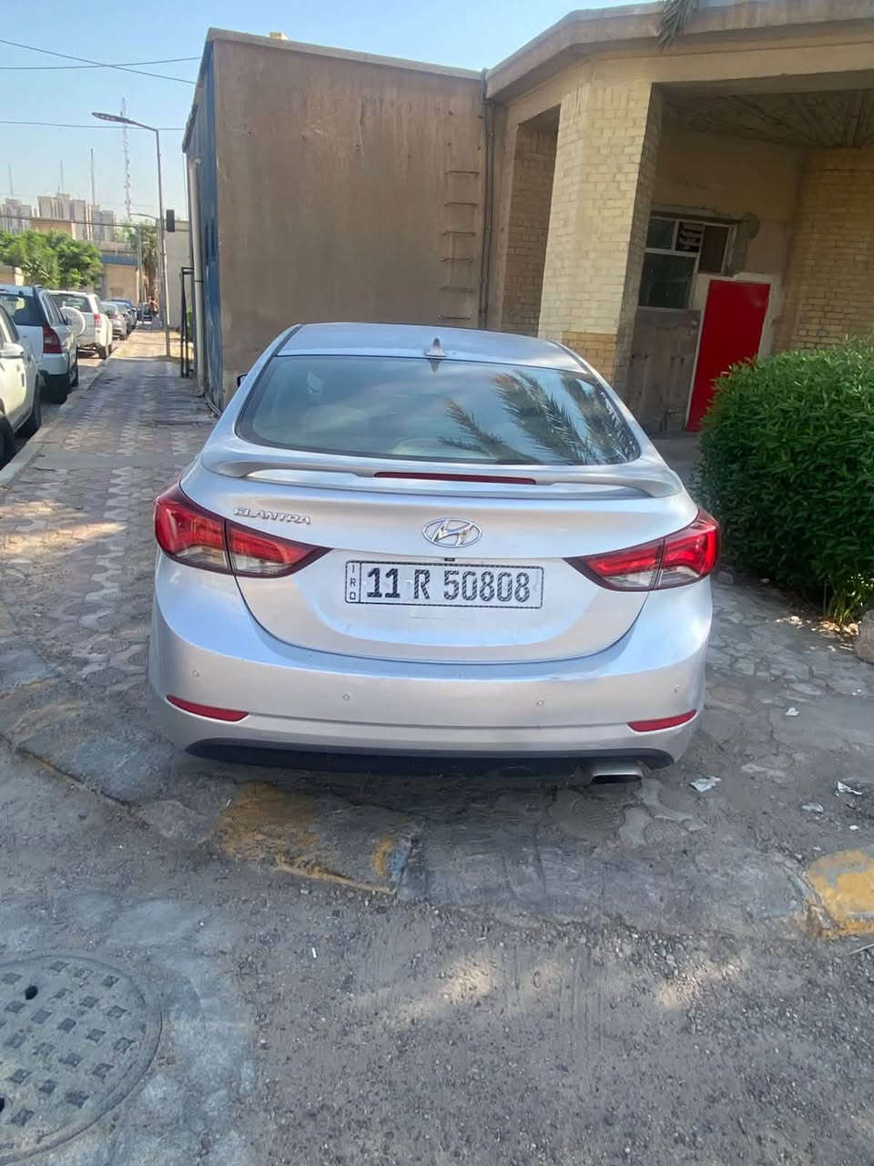 السلام عليكم
النترا ٢٠١٤ امريكي بأسمي رقم بغداد  
فول مواصفات 
بصمة 
تحكم ستيرن
كشنات جلد 
فتحه بالسقف
تدفئة بالكشن 
اشاير بالمري 
نظام ايكو 
السيارة حلوة ونظيفة فول مواصفات 
مكاني بغداد *********** واتساب

نص مكتوب في الصور:
- اوتوماتيكيه 4 سلندر محرك 2.0 170,000 كم المواصفات أمريكية بنزين إنشاء هيونداي السنة 2014 الموديل النترا الفئة Standard الأجزاء المطلية قطعة واحدة اللوحة بغداد, خصوصي اللون سلفر مادة المقعد جلد