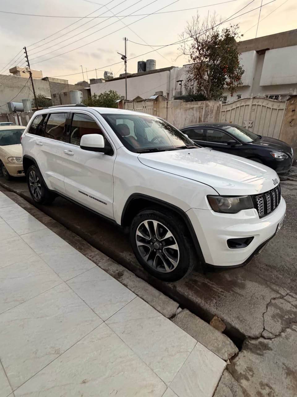Jeep laredo 2017 /جيب لاريدو  2017 
فول ماسةفات تةنها سلايت نيه زور خاوينه بى مةسرةفه ئيدامةى كامل لةسةر كرايه 2 پارچةى هةيه بى ژورى بى شاسى دةعمى زور بةسيته ئيرباگ سيستم بةناو كردونو تةحويل بةشةرت له هةوليرم
***********

جيب 2017 لاريدو 
فول مواصفات ماعدة الفتحة كلش نضيفة و حلوة عليها ادامه كاملة بيها قطعتين بدون دواخل بشرط حادثها كلش بسيط تحويل بشرط مكانها اربيل
*********** أربيل, العراق
