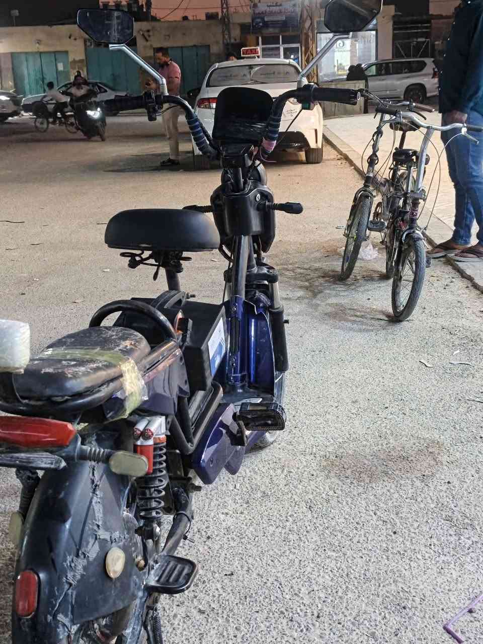 السلام عليكم بايسكل شحن للبيع كامل مكمل تعال افحص وشوف سعر ٢٥٠ ألف وبي مجال بسيط  أي ستفسار راسلني أو تصل على رقم
***********
