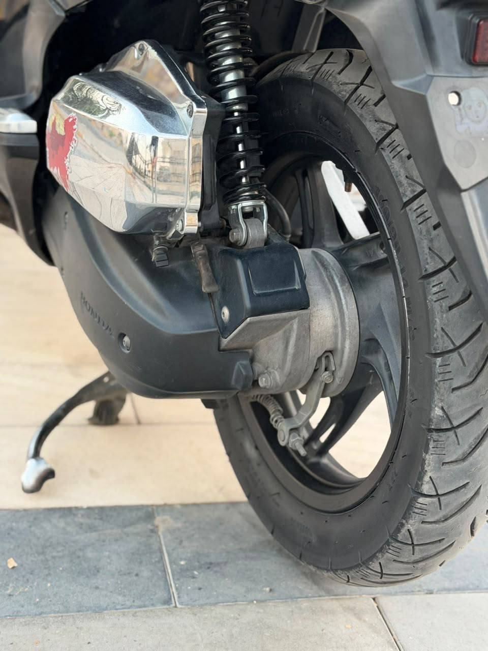 سلام عليكم....
دراجة (PSX)...(جيل الاول)  
🛵للبيع  ماشيه 28الف حقيقي مامتعوبه
دراجة شلعه معدل كهربائيات كلهه شغاله 
دراجة جديده  بلادية
أي نقص مابيهة دراجه مكفوله كفاله عامه بشرط علفحص اذا برغي مفتوح ترجع دراجة مال جناي 
جيب فيتر وتعال افحص مستعجل على بيعتهه السعر مليون و250
العنوان بغداد  الكرخ  الاستفسار الاتصال على الرقم 📞***********
