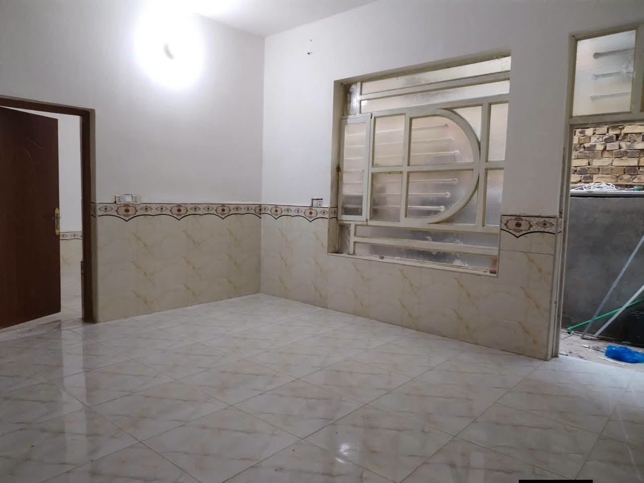 220 متر طابو زراعي سند 25اقرار محكمة جاهز البيت من كلشي
العنوآن النجف كوفه علوه الفحل قرب شارع الزوار 

 يحتوي غرفتين استقبال صالة مطبخ  منور عدد2 وصطح كامل وحديقه داخل البيت 

صحيات داخلية وخارجيه 

البيت على شارع تبليط 10 متر 

اناره ليليه  كافه الخدمات 

البناء طابوق 🧱 
 الارضيه مع السقف كونكريت 

للأستفسار خاص ***********وتساب كافت المساحت موجوده لدينه
